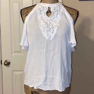 SALE‼️ 3/$15 White blouse